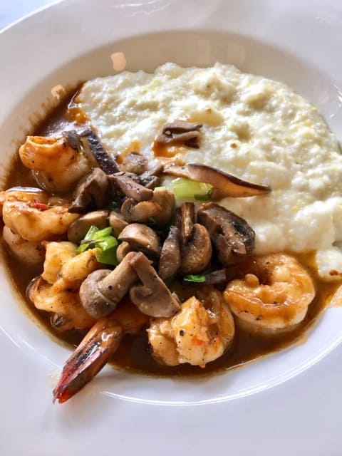 Shrimp and Grits NOLA - New Orleans Food