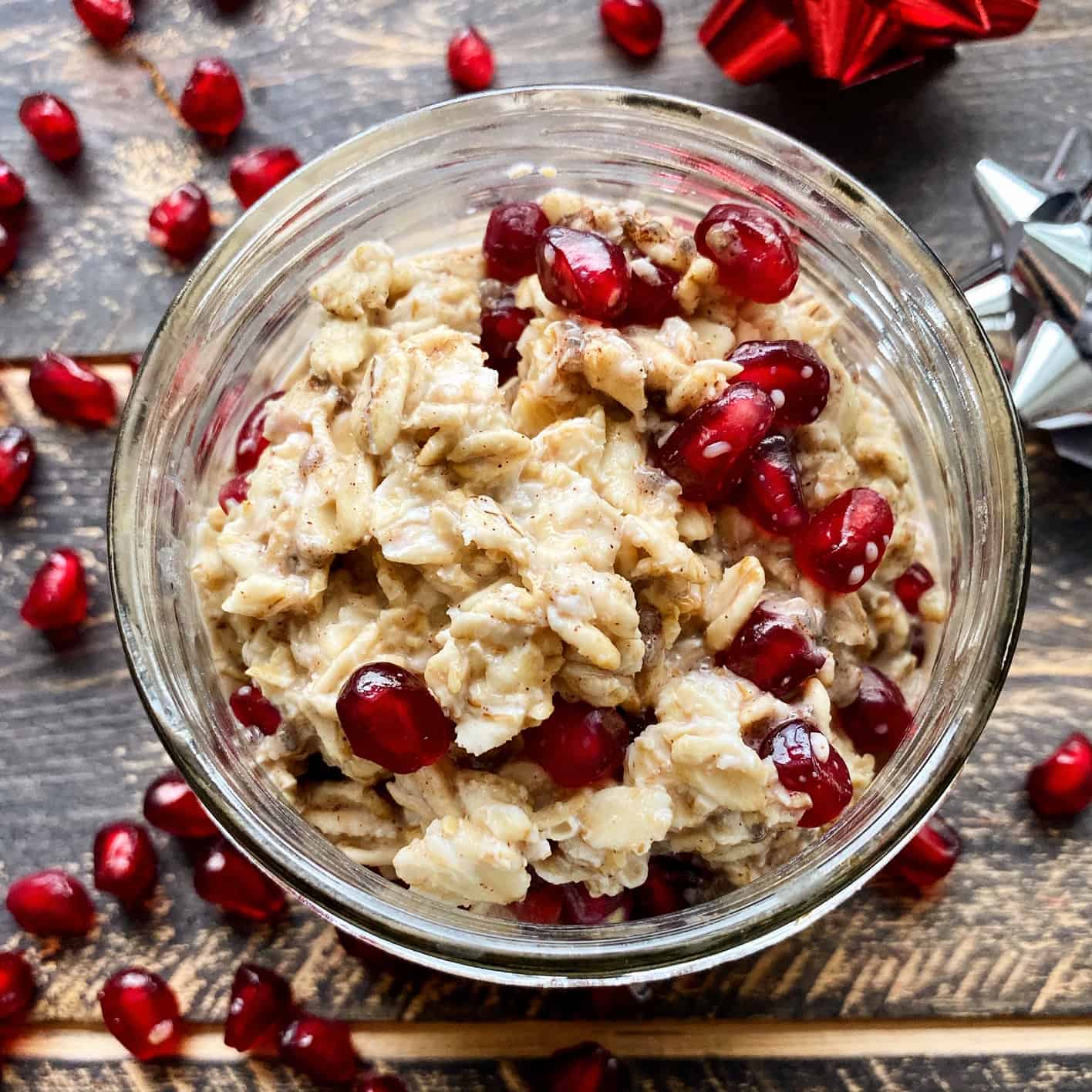 overnight pomegranate oats