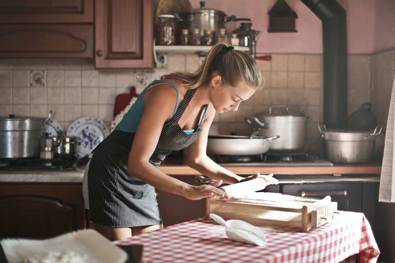 women cooking