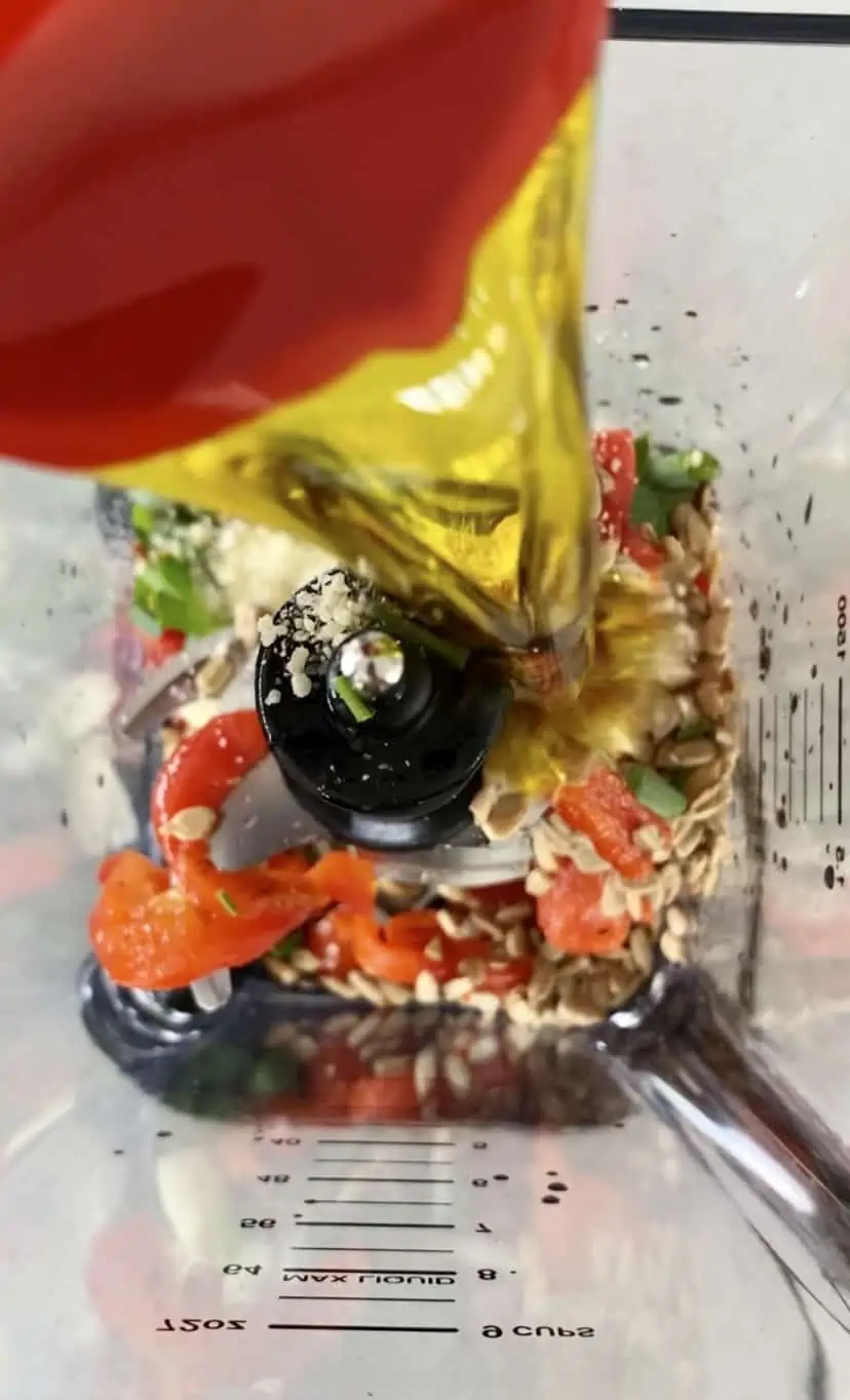 Pesto roasted pepper with oil