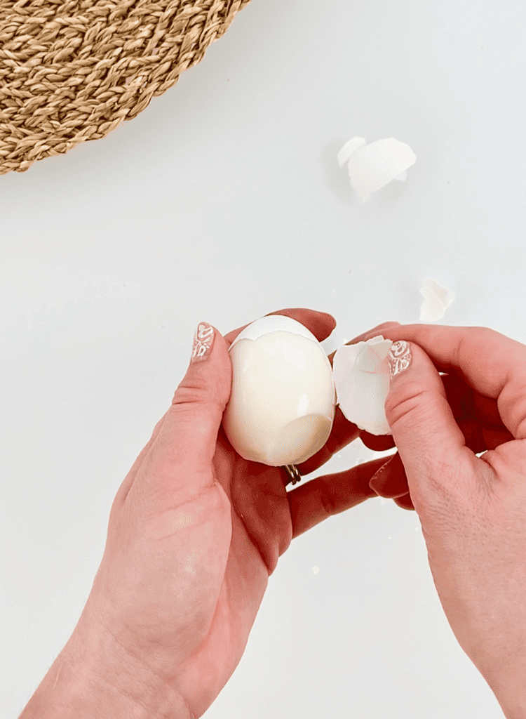 peeling egg, hard boiled egg, peeling hard cooked egg