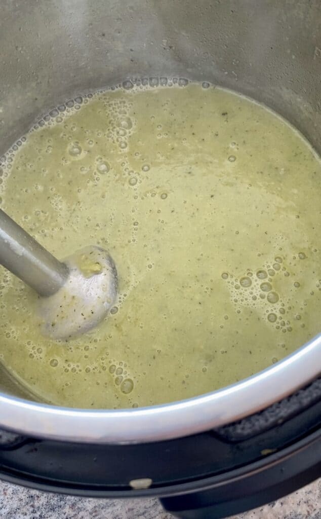 pureed green Soup - hand blender